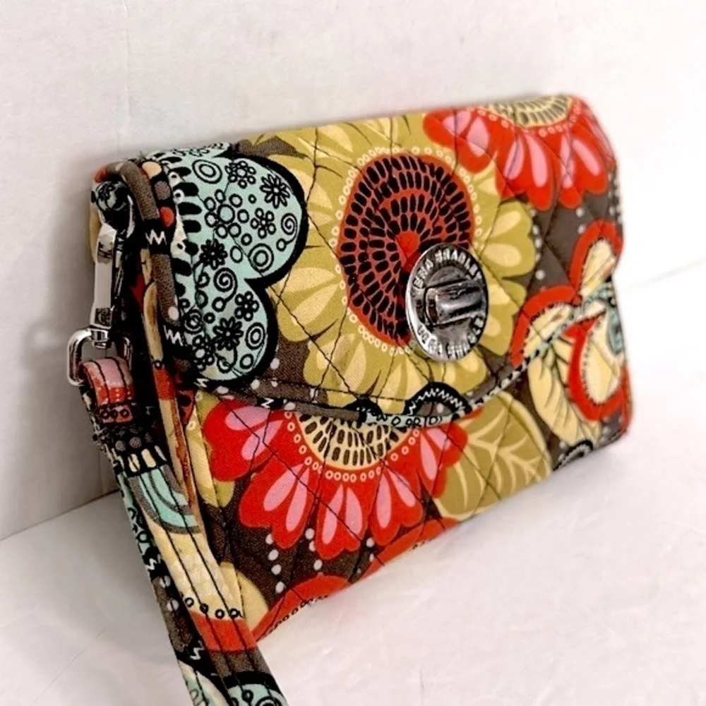 Vera Bradley Flower Shower Turnlock Wristlet EUC